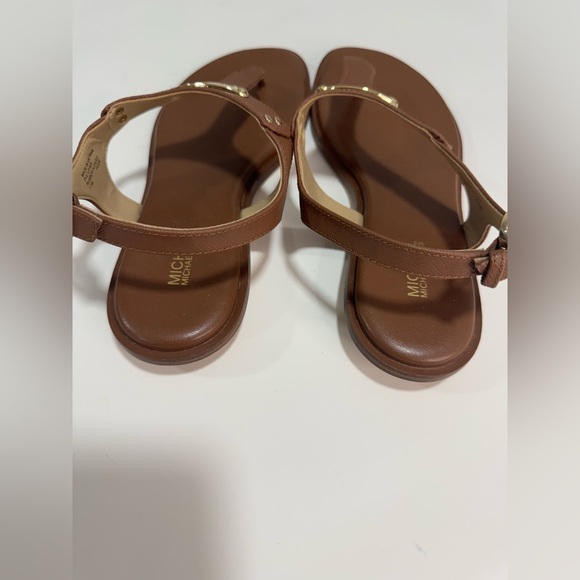 MICHAEL Michael Kors
Women's MK Plate Flat Thong Sandals 7.5 - Picture 3 of 6
